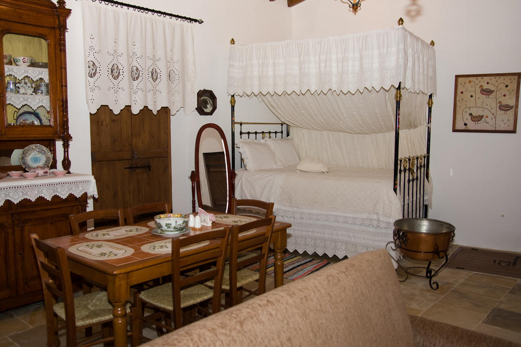 Xenios Cottages Lofou Room photo